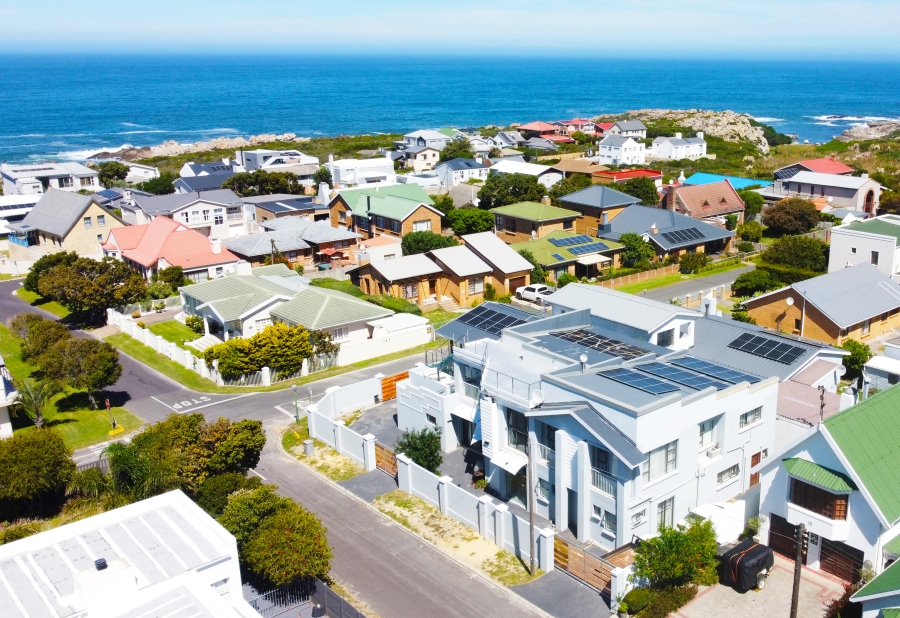 7 Bedroom Property for Sale in Kleinmond Western Cape